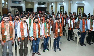 *भारतीय जनता युवा मोर्चा बिलासपुर शहर की  प्रथम परिचयात्मक बैठक जिला कार्यालय में हुई आयोजित*
