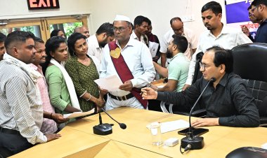 *जन दर्शन  : सड़क, भवन मरम्मत, ट्रांसफार्मर जलने, सीमांकन कार्य जैसी अनेक मूलभूत कामों को लेकर जन दर्शन में लोगों ने की शिकायत, कलेक्टर ने संबंधित अधिकारियों को दिए निराकरण के निर्देश*
