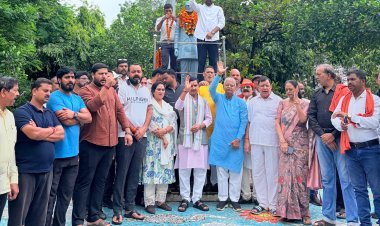 *केंद्रीय राज्य मंत्री तोखन साहू ने पंडित उपाध्याय की जयंती पर किया नमन,भाजपा कार्यकर्ताओं ने उनकी प्रतिमा पर माल्यार्पण कर उन्हें पुष्पांजलि अर्पित कर उनके विचारों और आदर्शों को किया स्मरण*