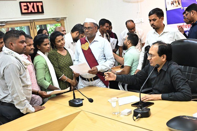 *जन दर्शन  : सड़क, भवन मरम्मत, ट्रांसफार्मर जलने, सीमांकन कार्य जैसी अनेक मूलभूत कामों को लेकर जन दर्शन में लोगों ने की शिकायत, कलेक्टर ने संबंधित अधिकारियों को दिए निराकरण के निर्देश*