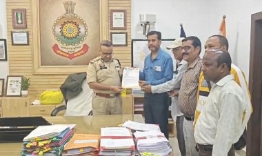 *भ्रामक पत्रकारिता एवं विज्ञापन के नाम पर अवैध वसूली  : शिकायतों के संबंध में राज्य स्तर पर पारदर्शी व्यवस्था एवं आवश्यक कार्रवाई के लिए बिलासपुर प्रेस क्लब ने शासन प्रशासन को सौपा ज्ञापन*