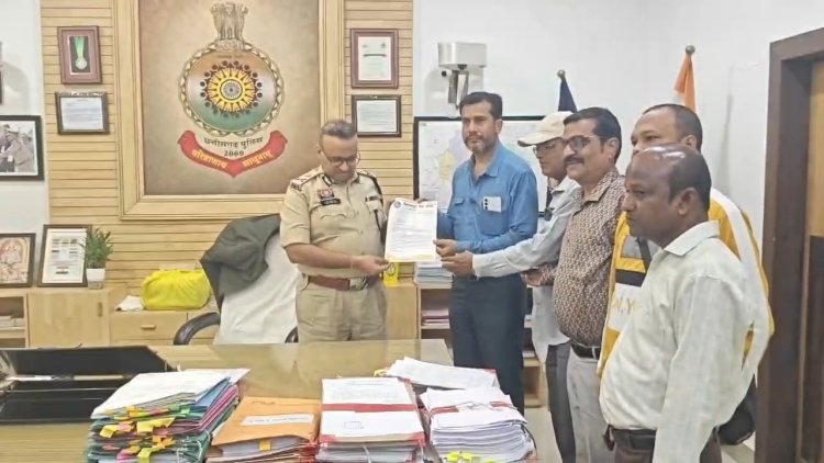*भ्रामक पत्रकारिता एवं विज्ञापन के नाम पर अवैध वसूली  : शिकायतों के संबंध में राज्य स्तर पर पारदर्शी व्यवस्था एवं आवश्यक कार्रवाई के लिए बिलासपुर प्रेस क्लब ने शासन प्रशासन को सौपा ज्ञापन*