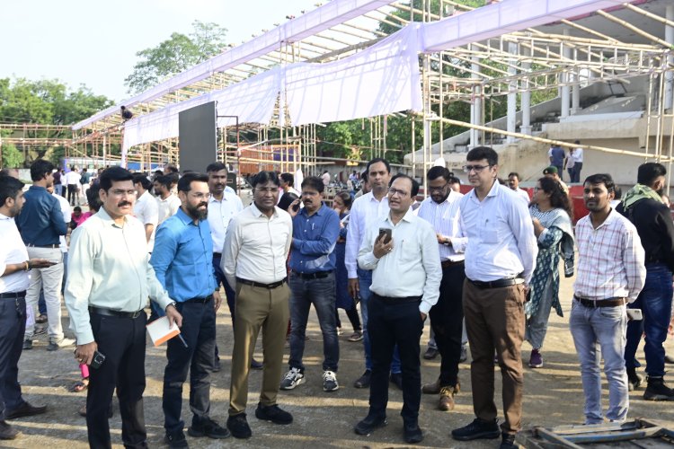 *राज्योत्सव में बिखरेंगे संस्कृति के रंग 40 स्टॉलों में दिखेगी विकास की झलक : उप मुख्यमंत्री के मुख्य आतिथ्य में 2 नवंबर को पुलिस परेड मैदान में होगा जिला स्तरीय समारोह *कलेक्टर ने लिया तैयारियों का जायजा, प्रदर्शनी में योजनाओं की जानकारी के साथ मौके पर लाभ दिलाने के निर्देश*